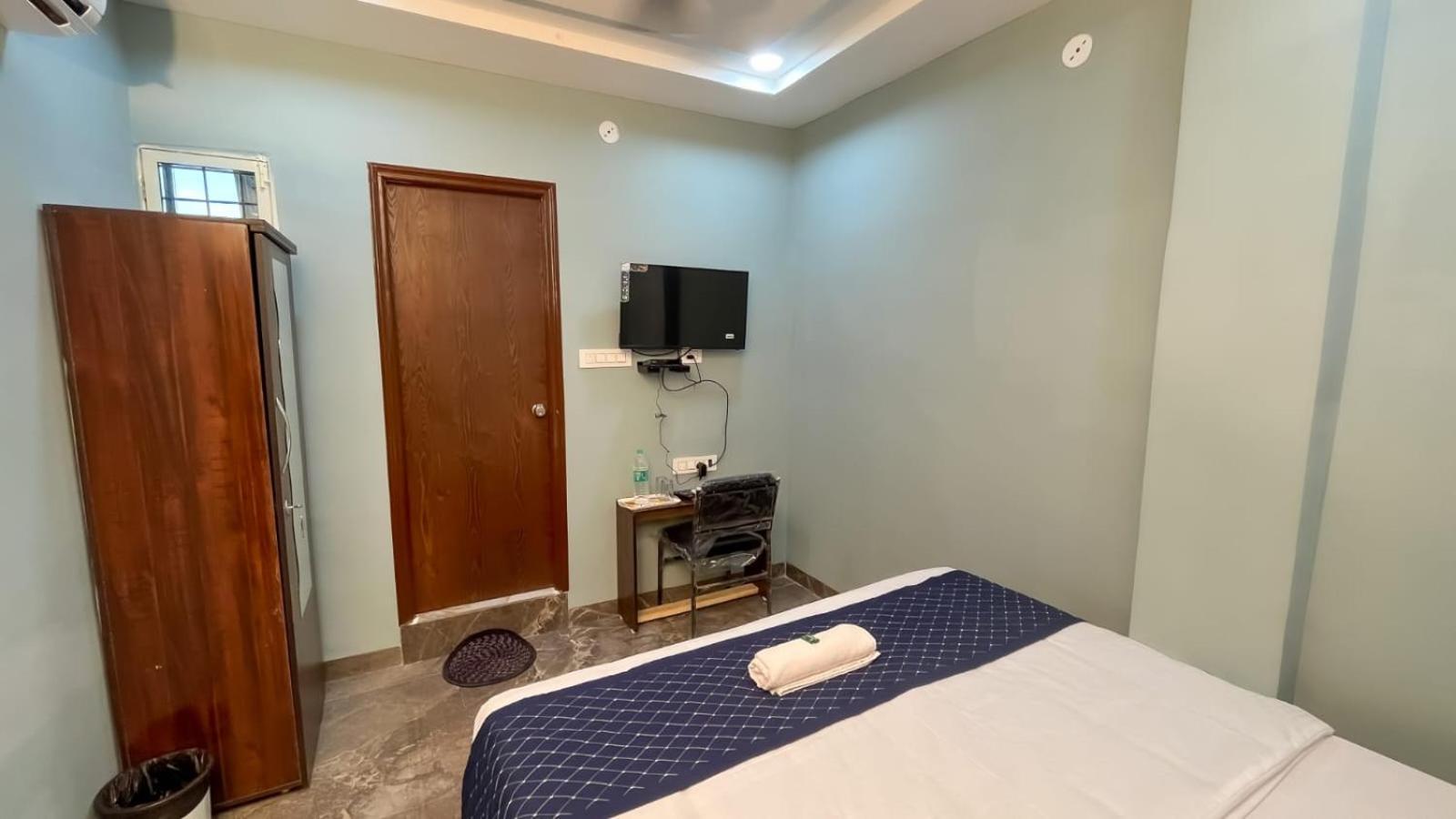 Hotel Abhinandan อินดอร์ ภายนอก รูปภาพ